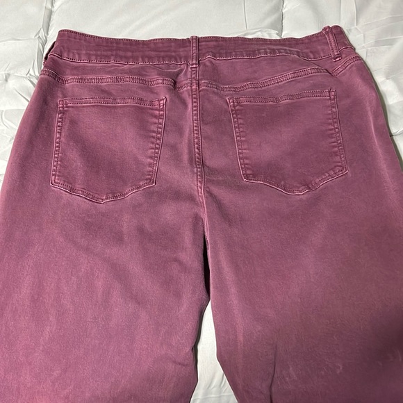 Maurices mid-rise maroon/pink ombré jeggings. Size XL. - Picture 3 of 5